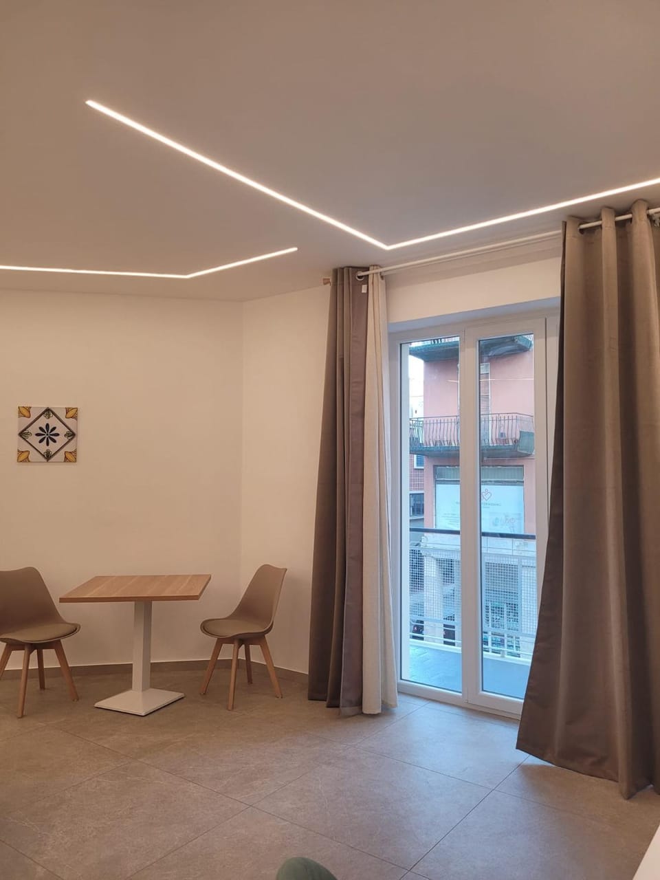 Dining area, City view