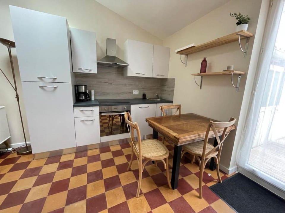 Coffee/tea facilities, kitchen