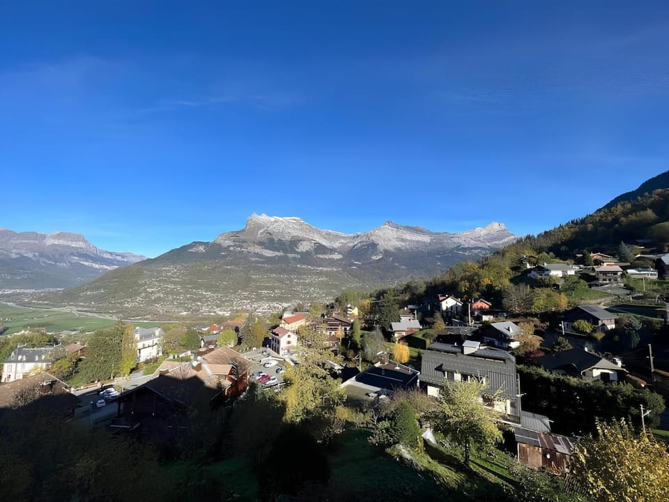 Nearby landmark, Bird's eye view, City view, Mountain view