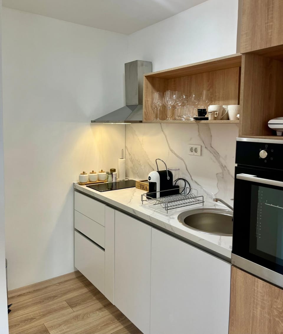 Coffee/tea facilities, Kitchen or kitchenette