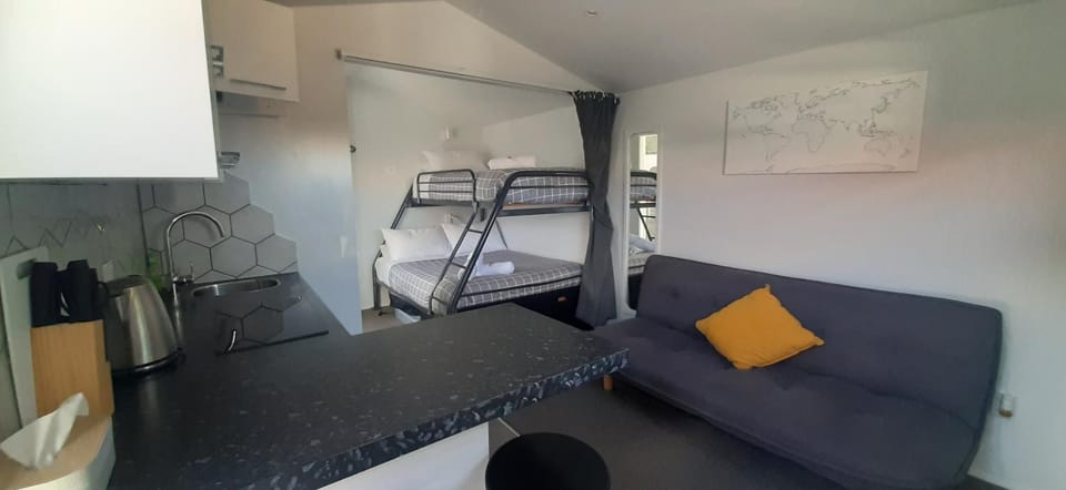 Christchurch Airport Tiny House 6 mins from Airport Apartment in Christchurch