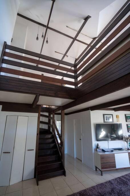 Spacious and Central 5 bedroom Home House in Armidale