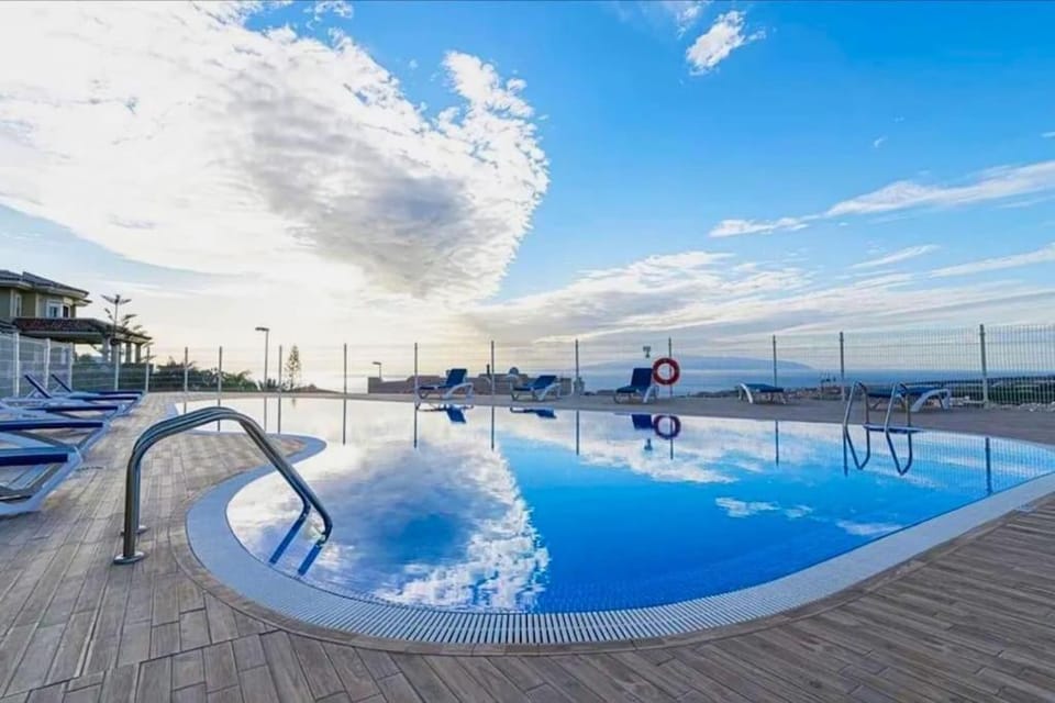 Day, Pool view, Sea view, Swimming pool, sunbed