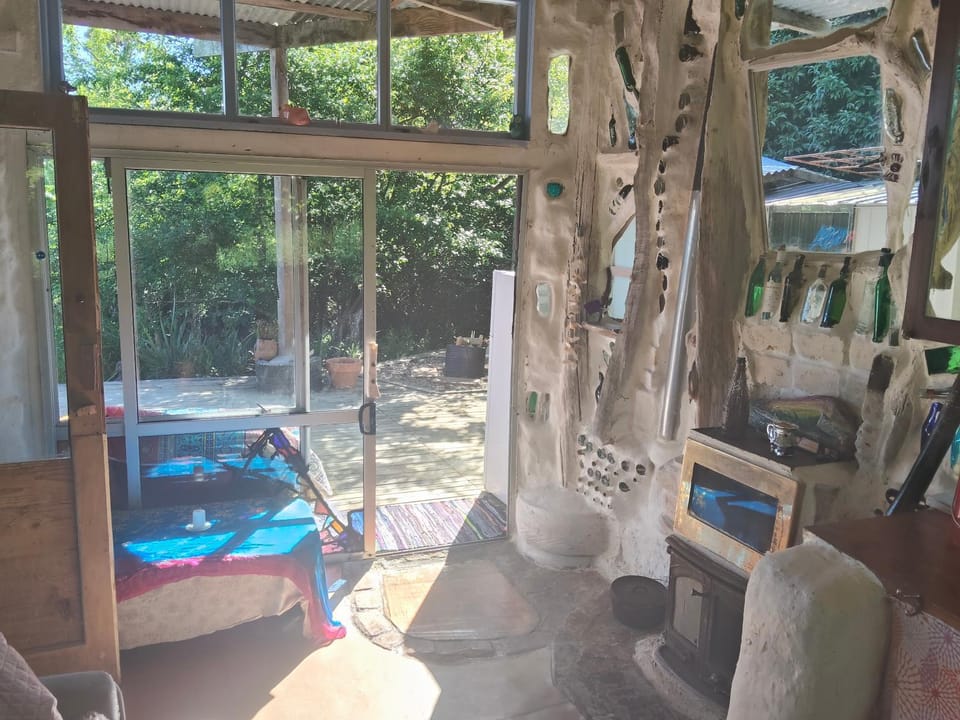 The MUD HOUSE Bed and Breakfast in Raglan