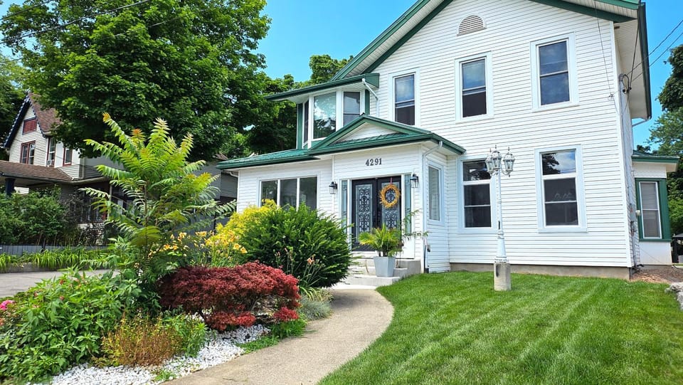 Property building, Neighbourhood, Street view