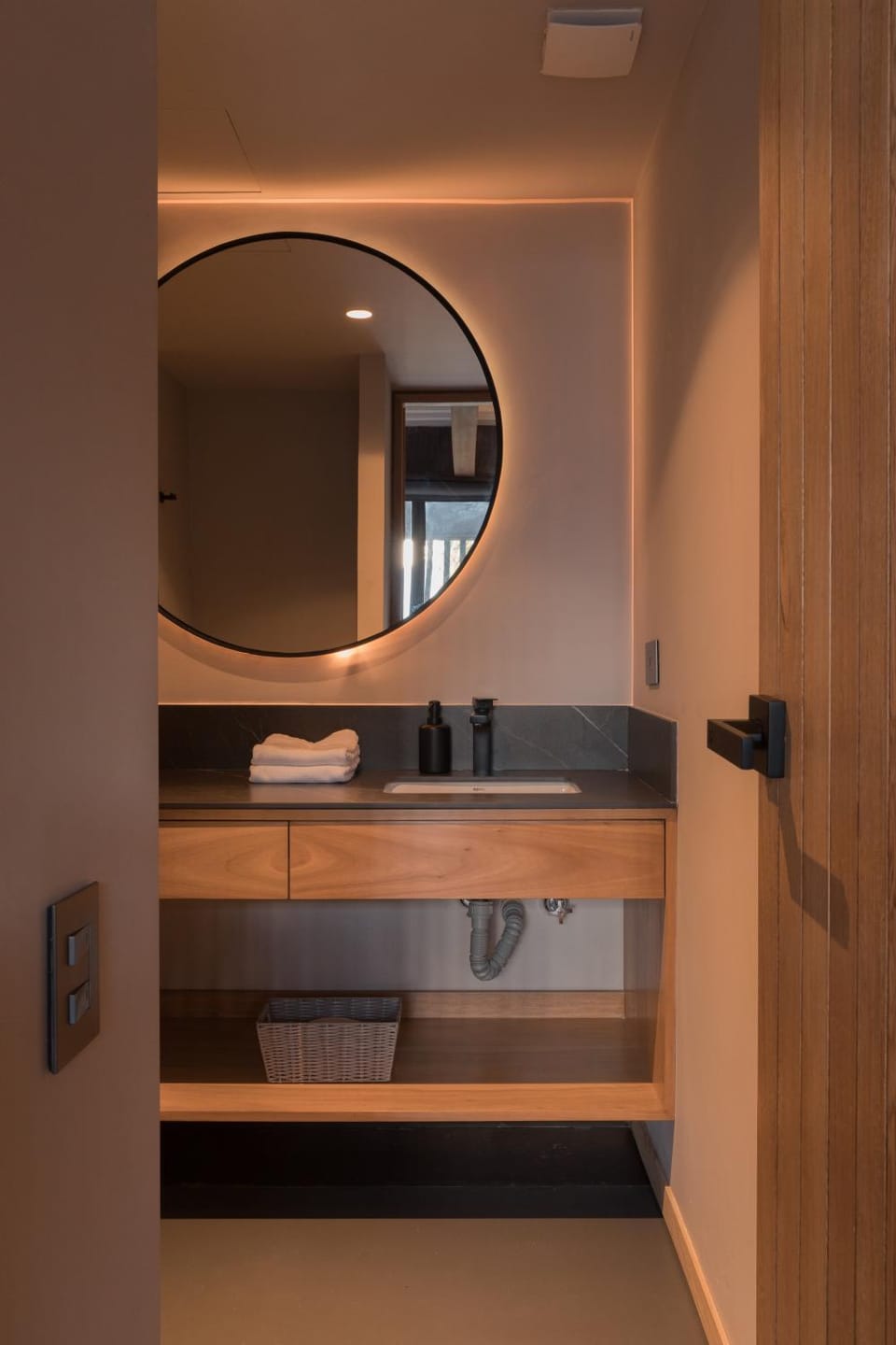 Bathroom, towels