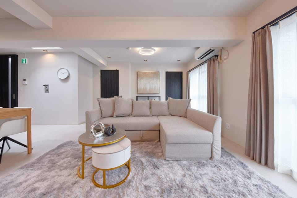 eni taniroku Apartment in Osaka