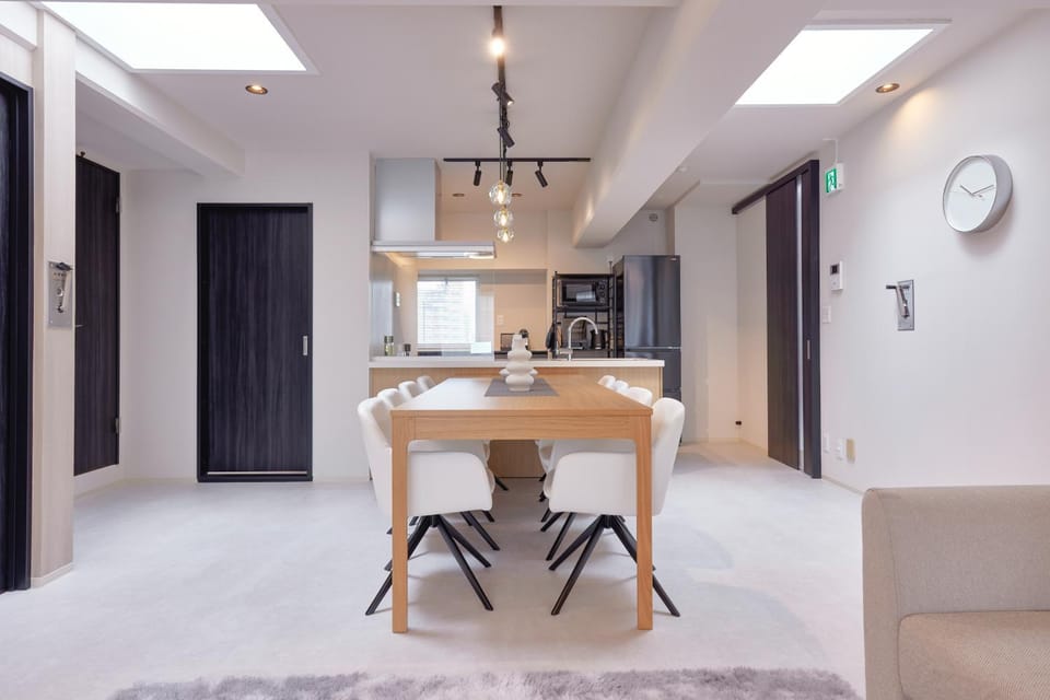 eni taniroku Apartment in Osaka