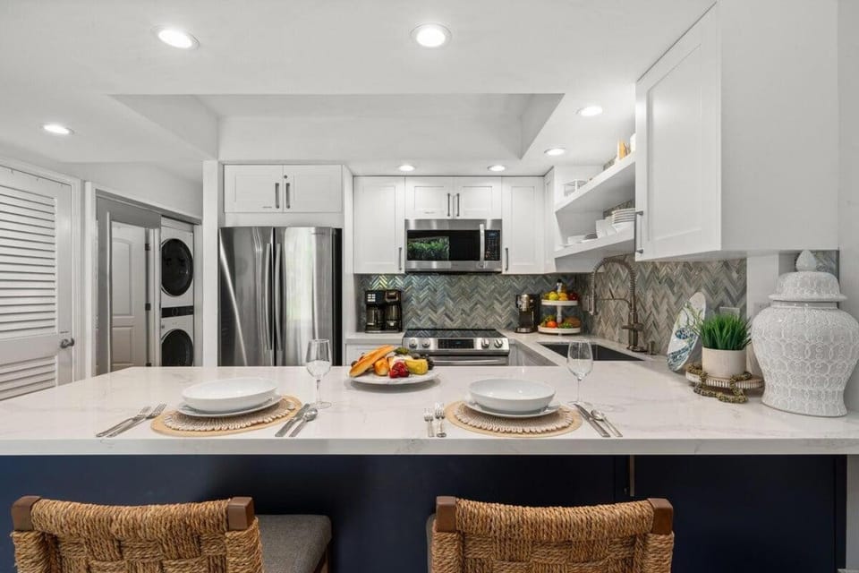 Papakea J106 · PK J106 Remodeled Condo w Ocean Views Pool AC House in Kaanapali