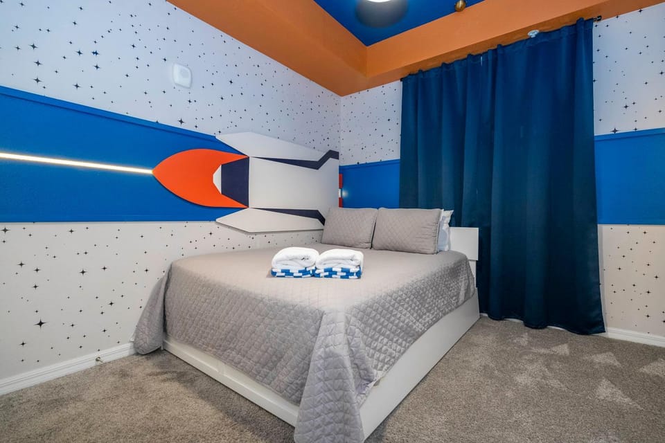 Stylish 2-BR Apt Sleeps 7 Near Disney Magic Apartment in Kissimmee
