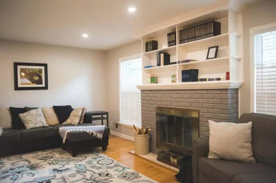 Spacious 3-BR Retreat Near Louisville Attractions House in Louisville