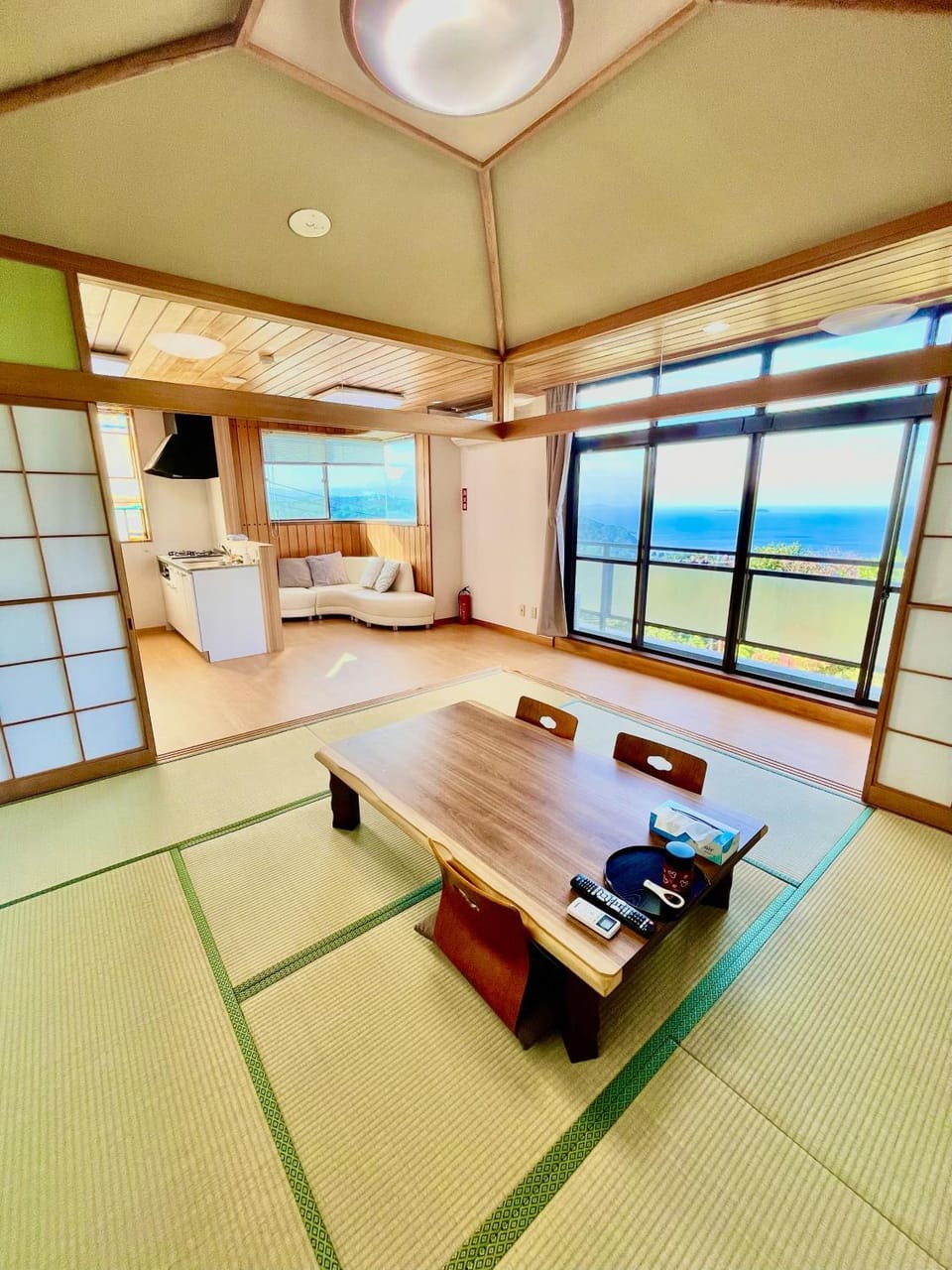 TV and multimedia, Kitchen or kitchenette, Living room, Sea view, internet