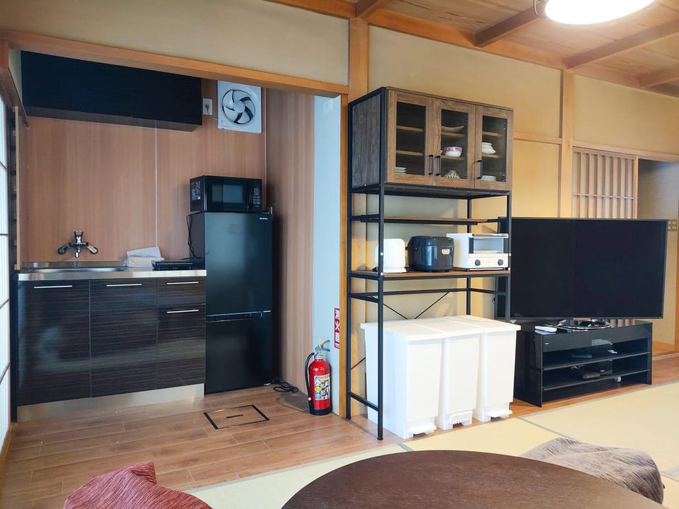 Kitchen or kitchenette, kitchen