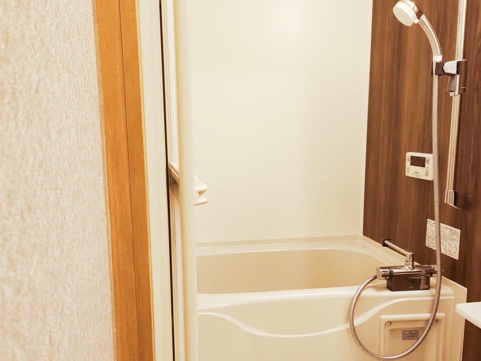 Bathroom, Bath