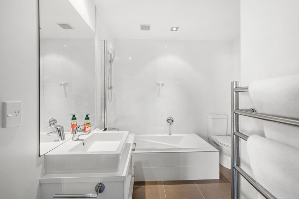 Shower, Bathroom, Bath, towels