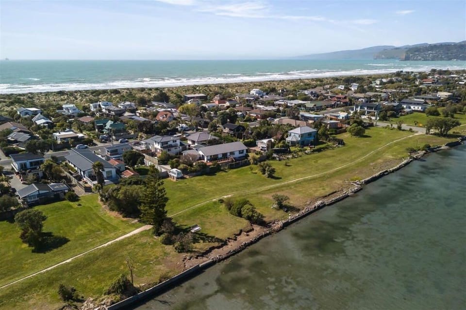 Modern 2-Bedroom Oasis Just Steps from the Beach House in Christchurch