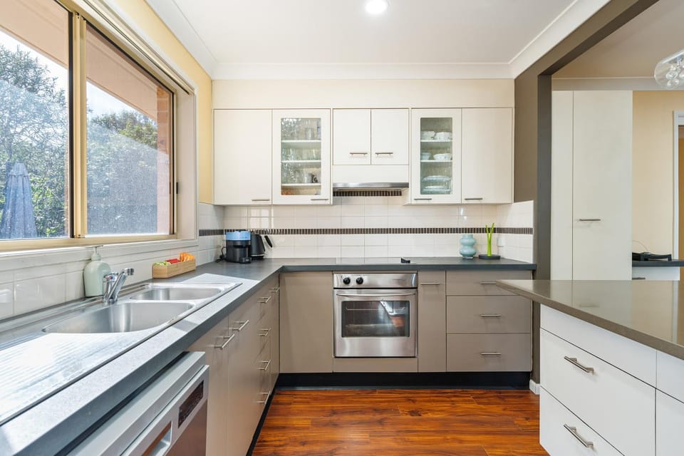 Kitchen or kitchenette, dishwasher, oven, pet friendly, stove, toaster