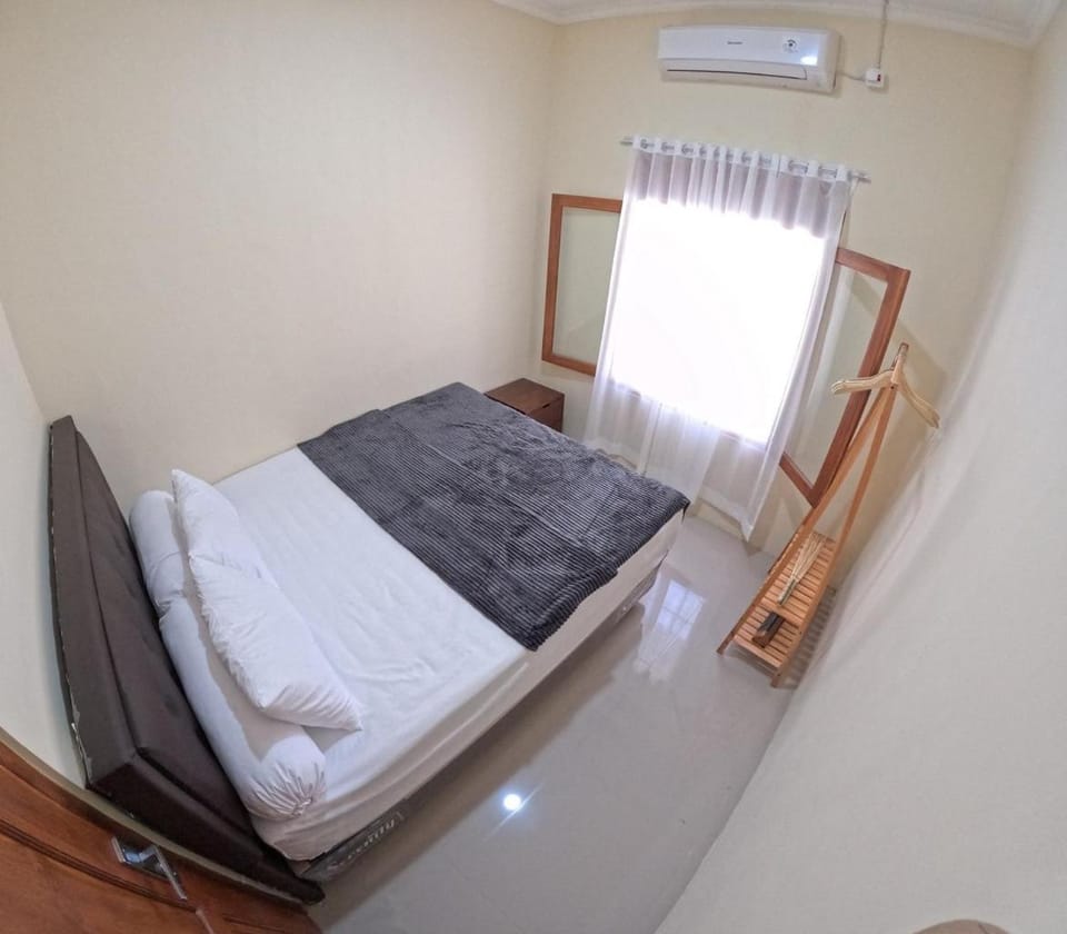 Bed, Bedroom, air conditioner