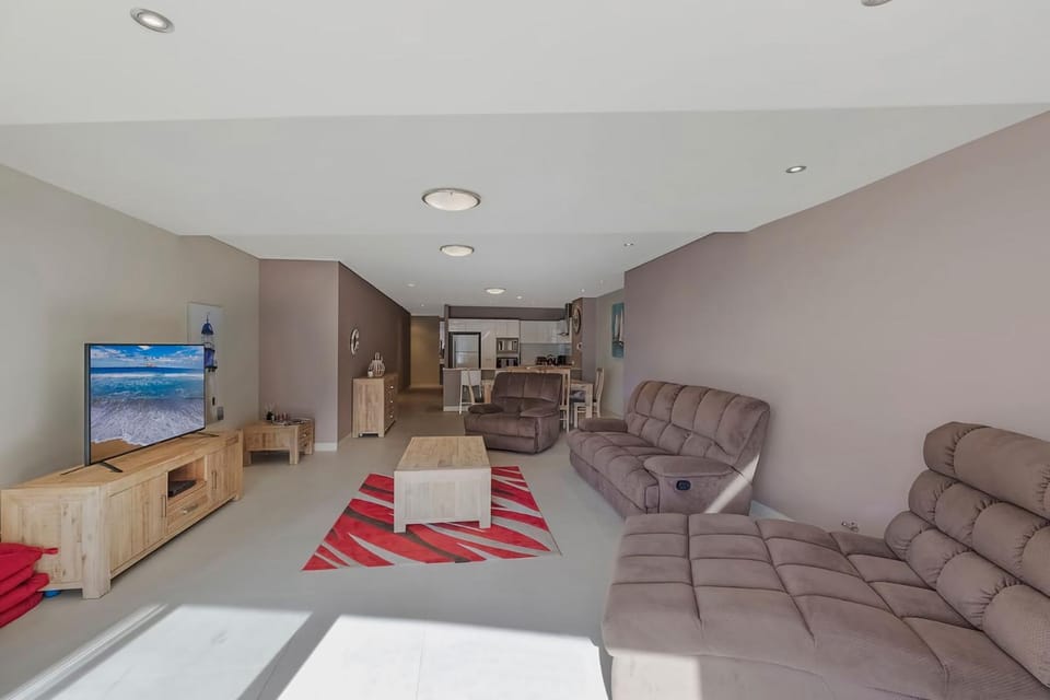 Coast Apartments 14, Apartment with 3 bedrooms and Roof top pool Apartment in The Entrance