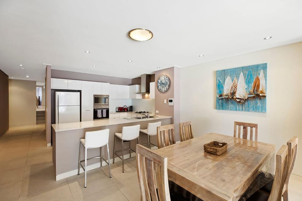 Coast Apartments 14, Apartment with 3 bedrooms and Roof top pool Apartment in The Entrance