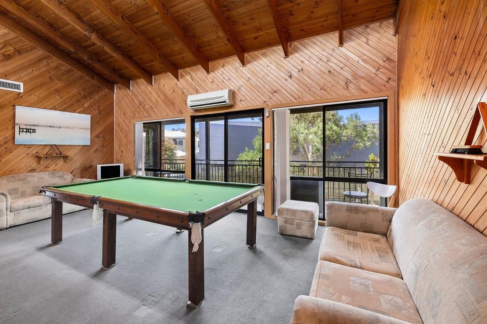 New Street Beach House Pet-Friendly 350m to Beach House in Torquay