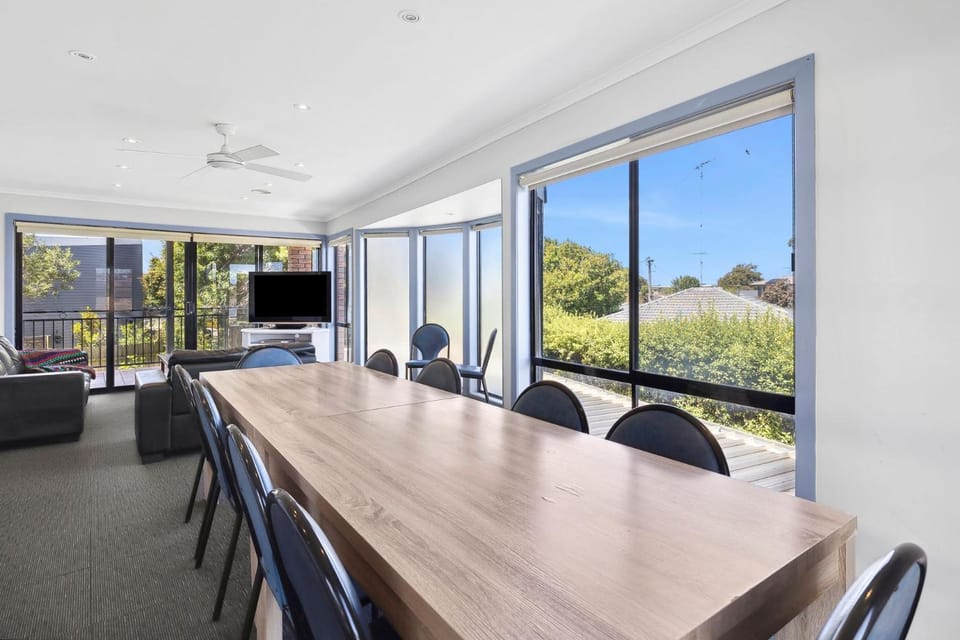 New Street Beach House Pet-Friendly 350m to Beach House in Torquay