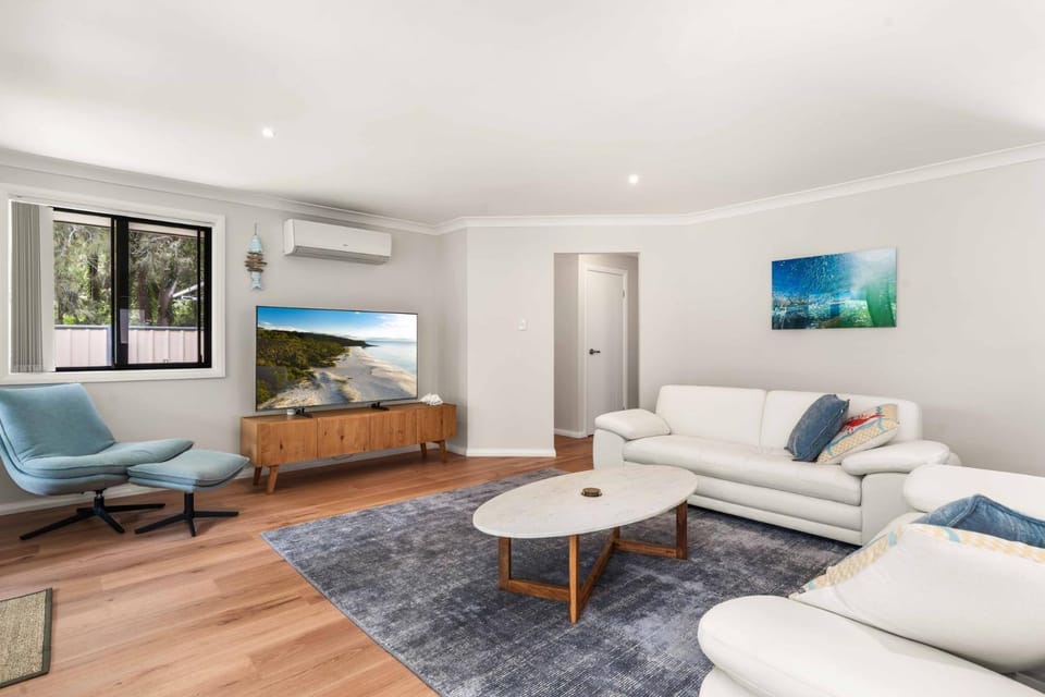 White Sands Villa by Experience Jervis Bay Villa in Huskisson