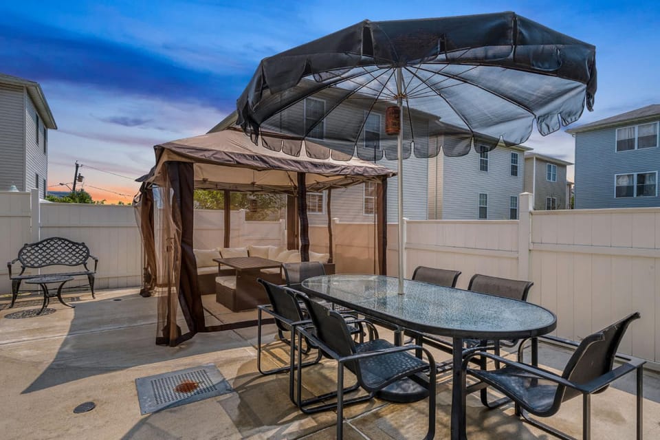Patio, Seating area