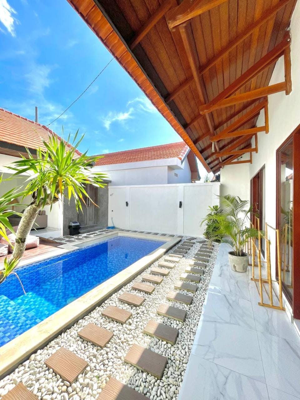 Property building, Swimming pool
