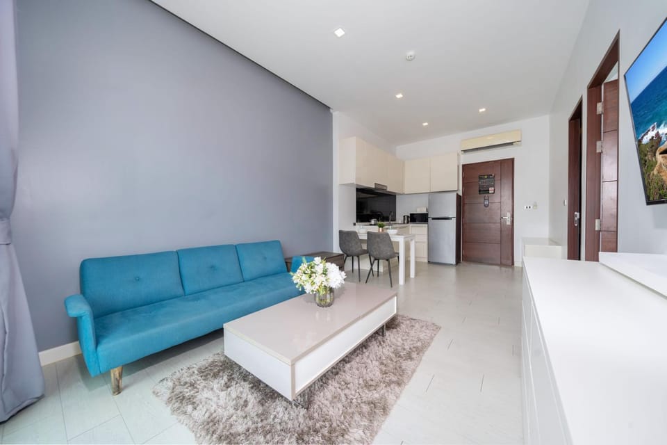 TV and multimedia, Kitchen or kitchenette, Living room, Seating area, Evening entertainment