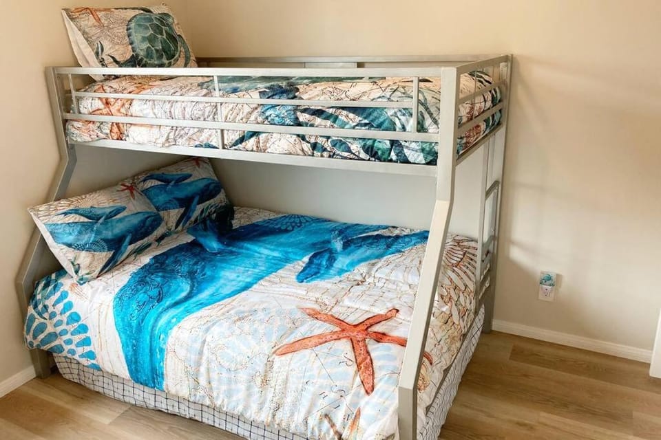 Bed, Bedroom, bunk bed