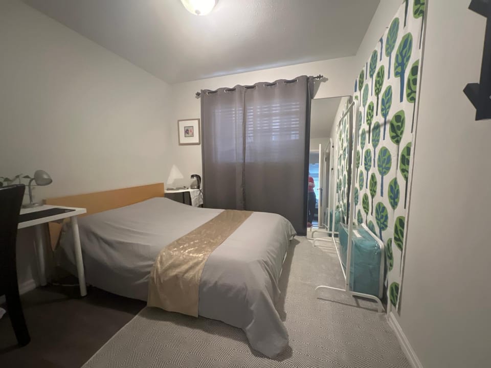 Vancouver airport 7mins away Peace room Vacation rental in Richmond
