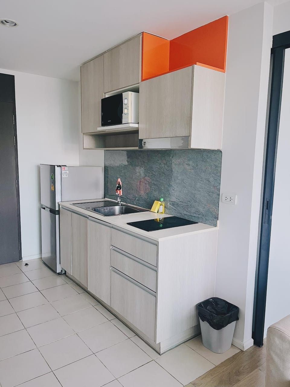 04near Shopping Malls and Naka night market Apartment in Wichit