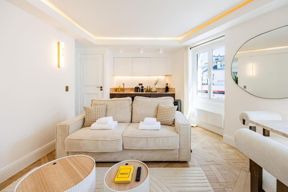 1bedroom Sacrée cœur Place du Tertre Montmartre Apartment in Paris