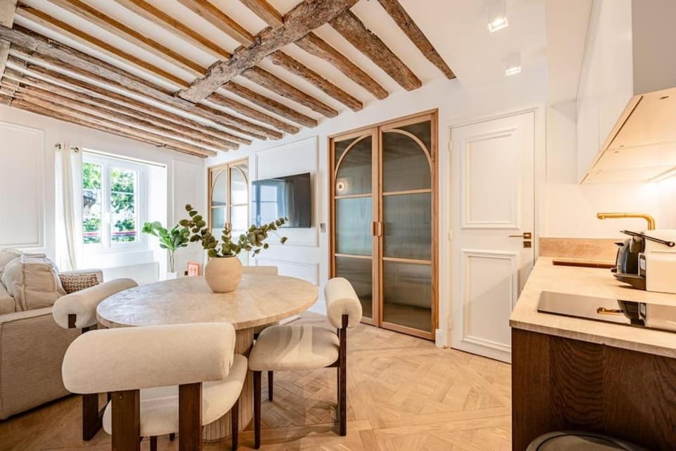2bedrooms Sacrée cœur Place du Tertre Montmartre Apartment in Paris