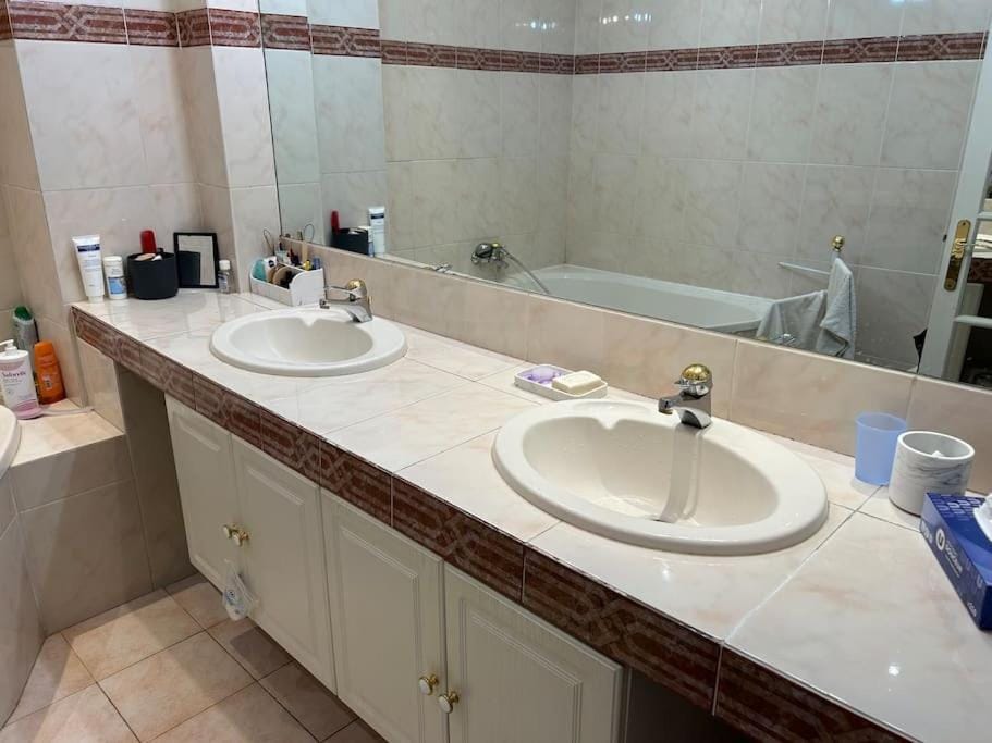 Le Dante CLIM Balcon Apartment in Nice