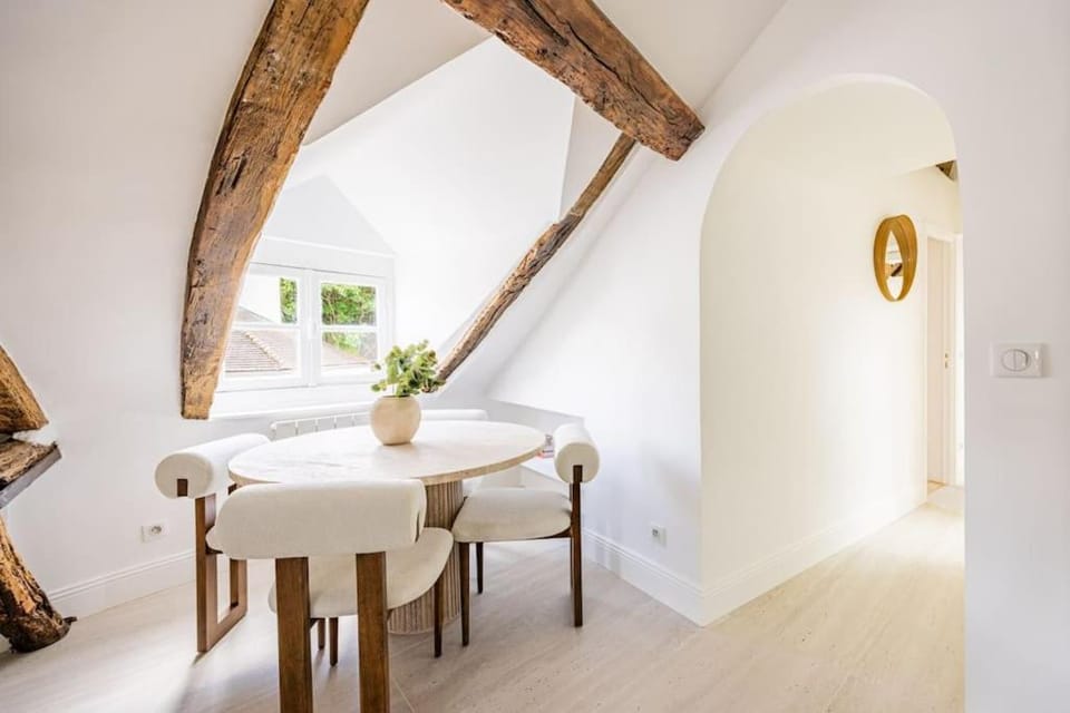 3 bedrooms Sacrée cœur Place du Tertre Montmartre Apartment in Paris