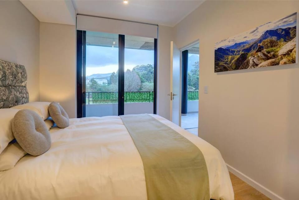 Luxury Deluxe 106 The Meadows Apartment in Western Cape