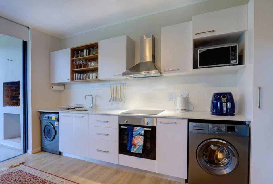 Luxury Deluxe 106 The Meadows Apartment in Western Cape