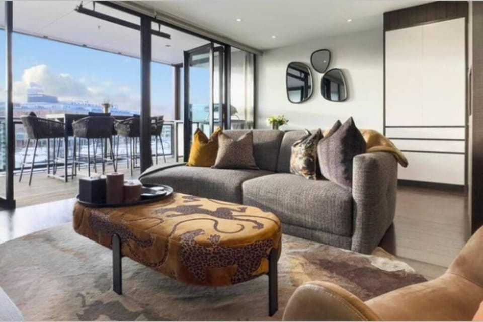 Balcony/Terrace, Living room, Seating area, Evening entertainment, City view, Sea view