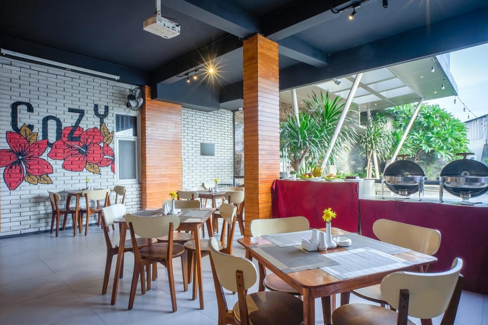 Restaurant/places to eat, Garden, Food and drinks, Banquet/Function facilities, Seating area, Food, Garden view