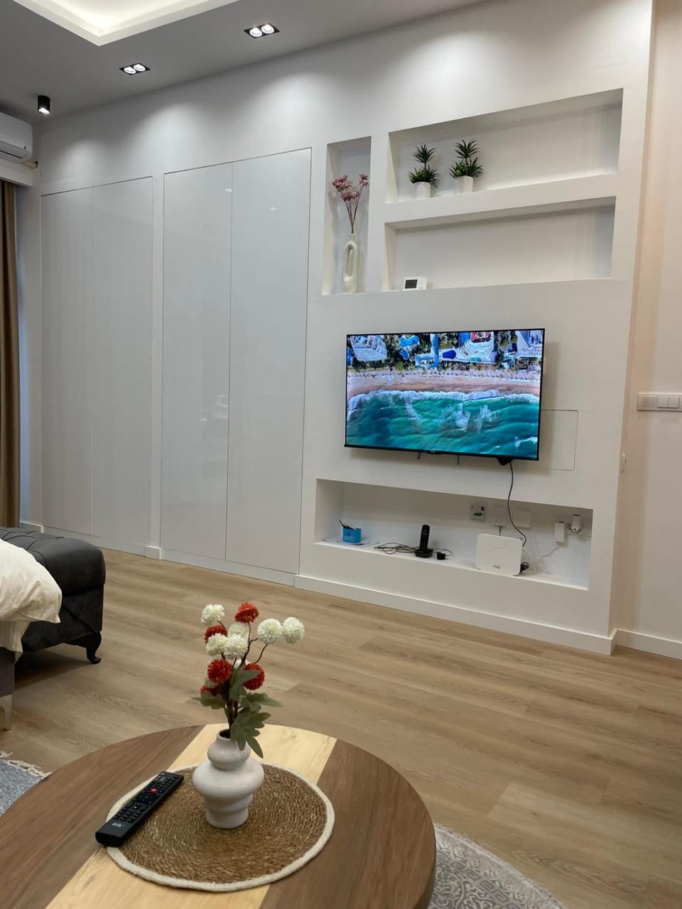 TV and multimedia, Photo of the whole room