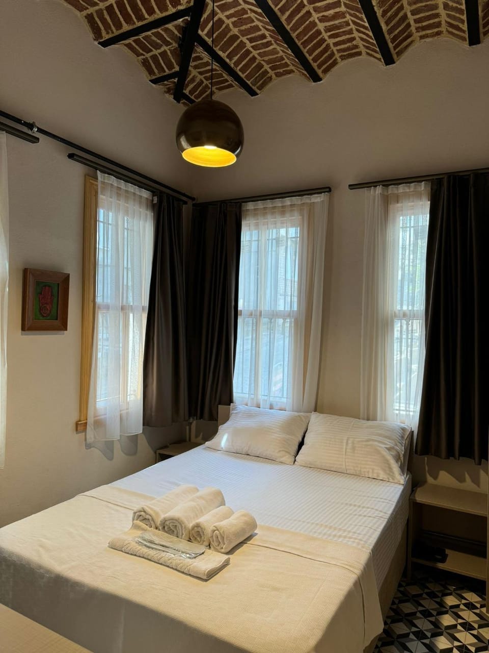 Bed, Photo of the whole room, Bedroom, towels