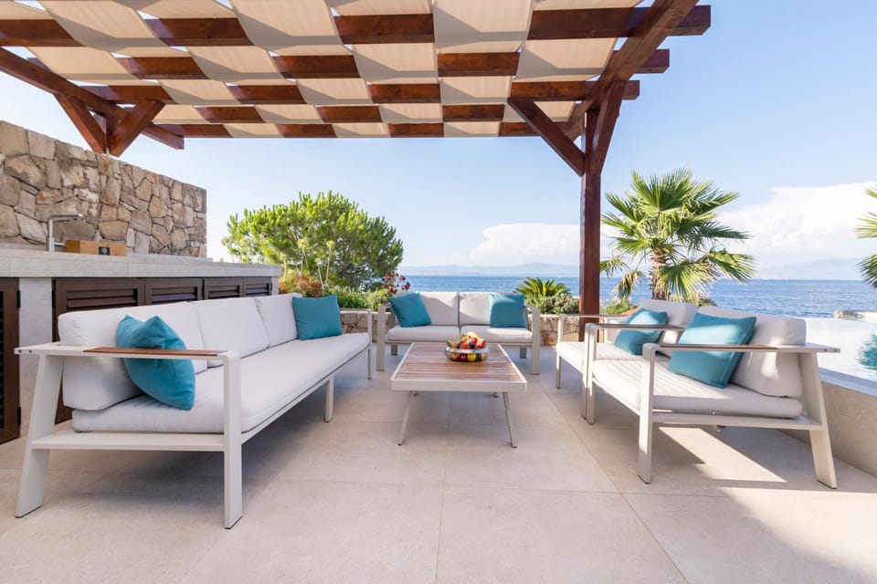 Lounge or bar