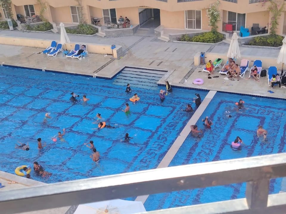 Pool view, Swimming pool, sunbed