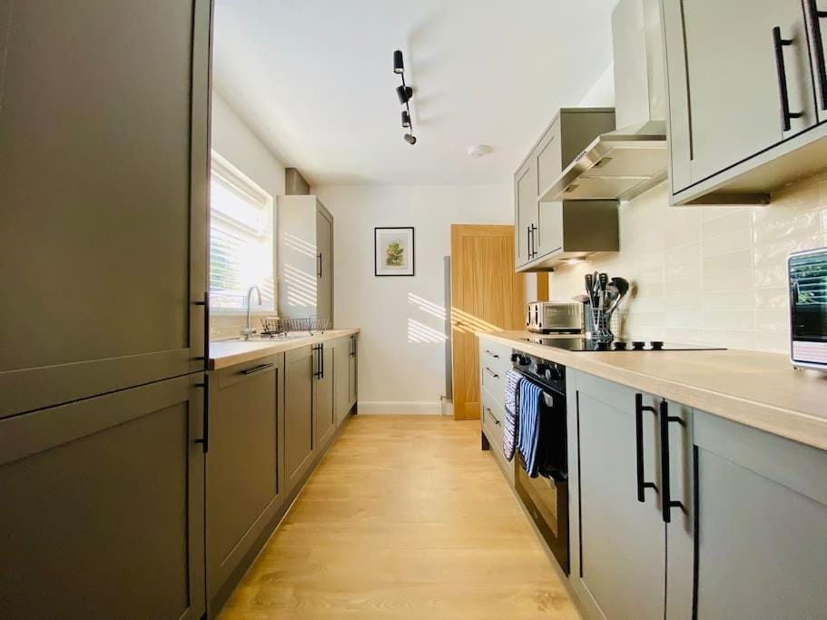 uSnooz I Free parking, 5 bedrooms, quiet location House in Calderdale