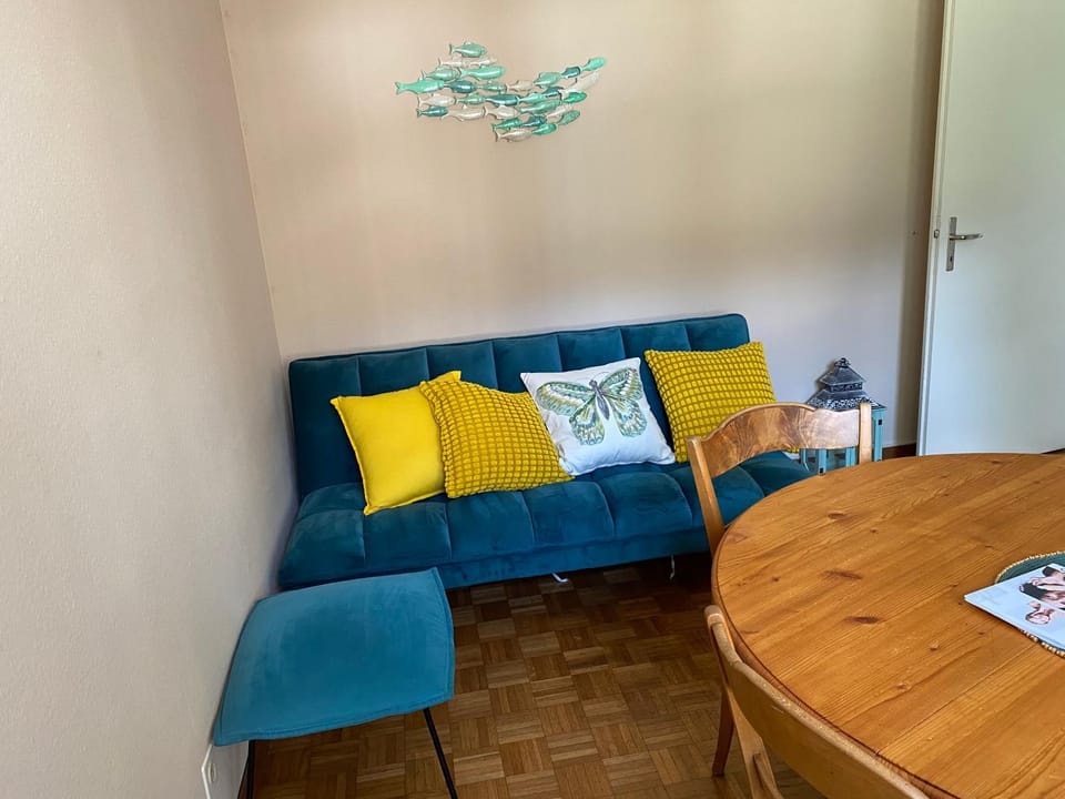 Wohnung in 100 J Bauernhaus Apartment in Neuchâtel, Switzerland