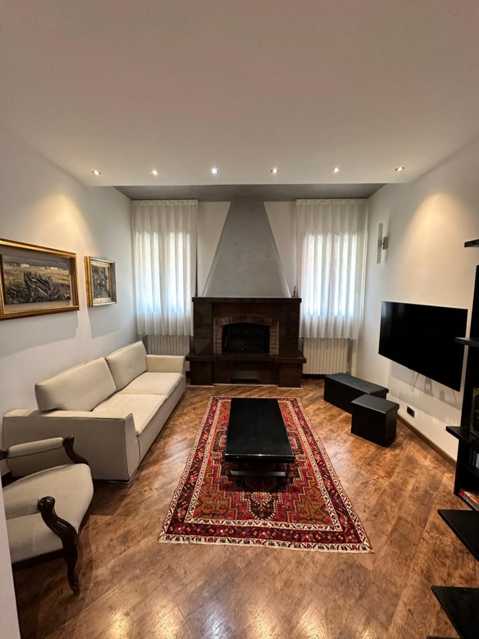 Communal lounge/ TV room