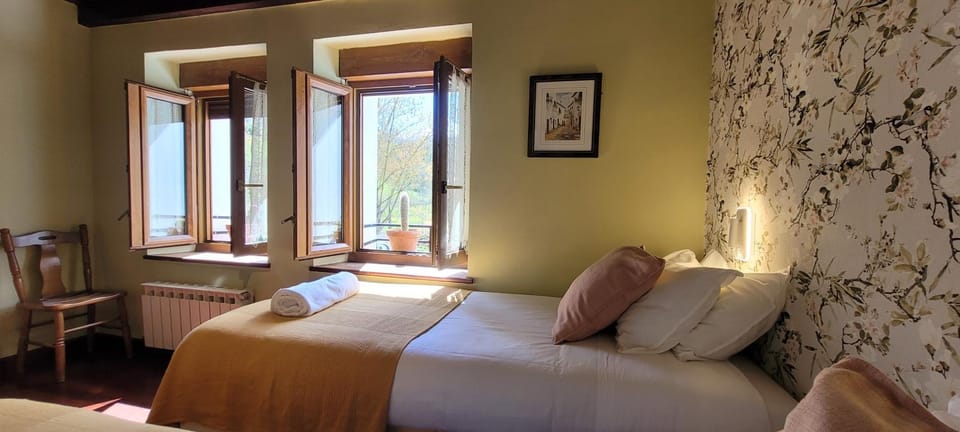 Bed, Bedroom, Mountain view, Mountain view, Street view, Street view
