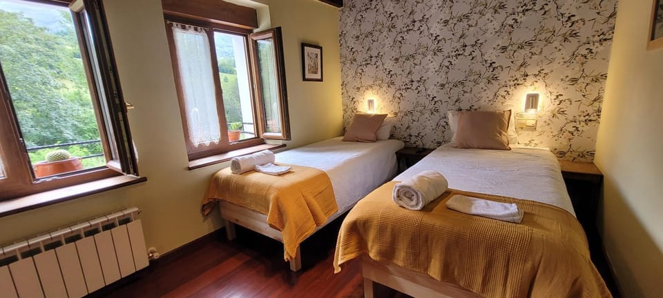 Bed, Summer, View (from property/room), Photo of the whole room, Decorative detail, Bedroom, Mountain view, Street view, heating, towels